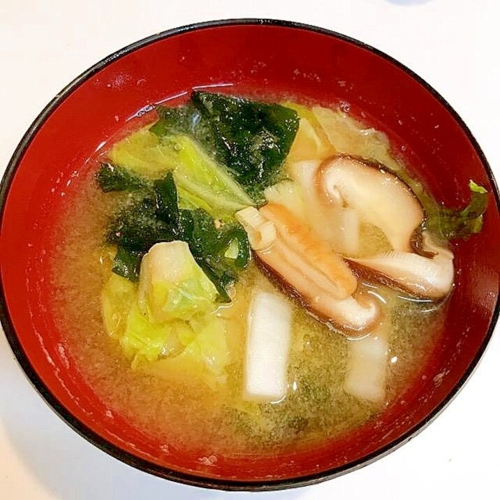 具沢山でどうぞ 白菜と椎茸とわかめの生姜入り味噌汁 レシピ 作り方 By だだちゃまめごはん 楽天レシピ 具沢山でどうぞ 白菜と椎茸とわかめの生姜入り味噌汁 レシピ 作り方 By だだちゃまめごはん 楽天レシピ